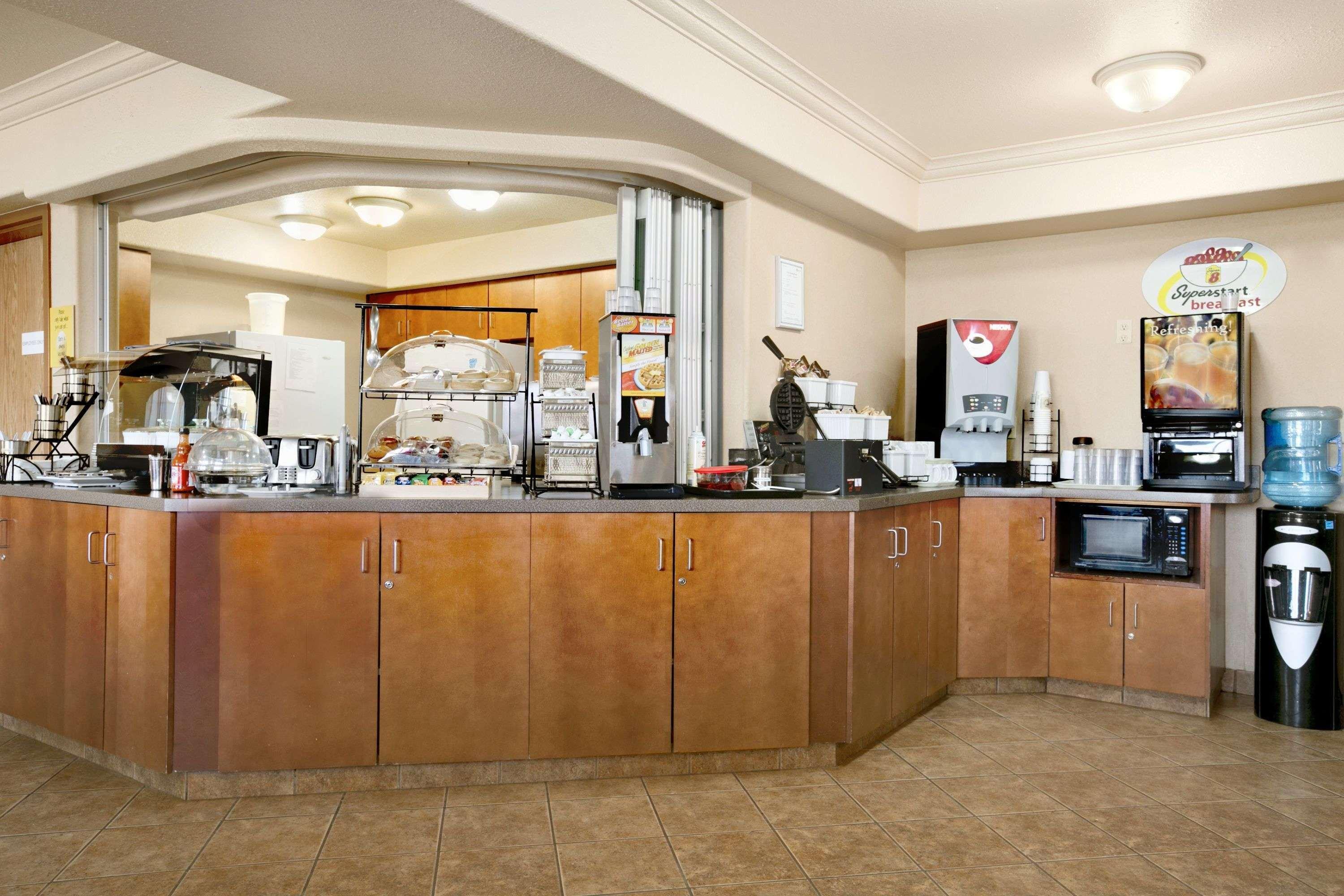 Hotel Super 8 By Wyndham High Level Ab Extérieur photo
